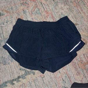 Lululemon Hotty Hot 2.5 in Shorts